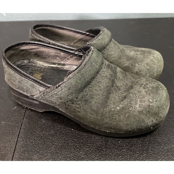 Dansko Shoes Womens Sz 37 Gray Suede Medallion Leather Clog Nursing Professional - Picture 1 of 8